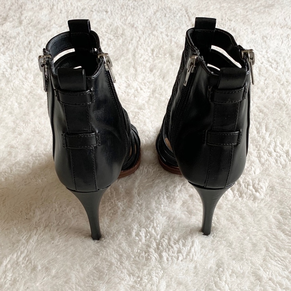 Dolce Vita Open Toe Zip-up Heel - Picture 5 of 5